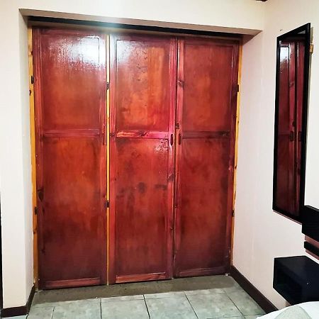 Airport Traveler'S Home Alajuela Zewnętrze zdjęcie