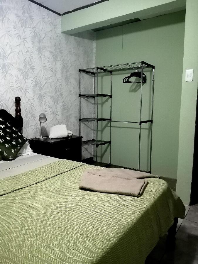 Airport Traveler'S Home Alajuela Zewnętrze zdjęcie